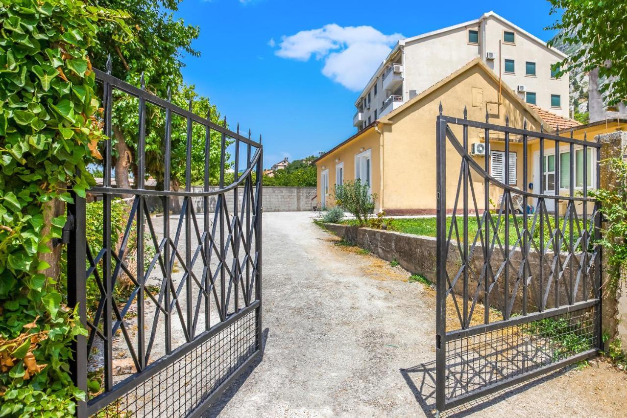 Apartments Zeljka-Dobrota Котор Екстериор снимка