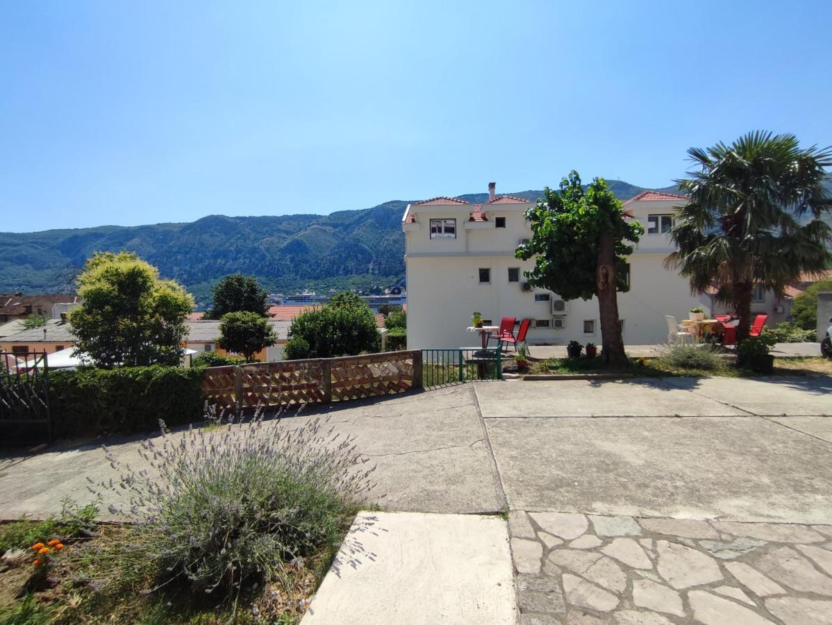 Apartments Zeljka-Dobrota Котор Екстериор снимка